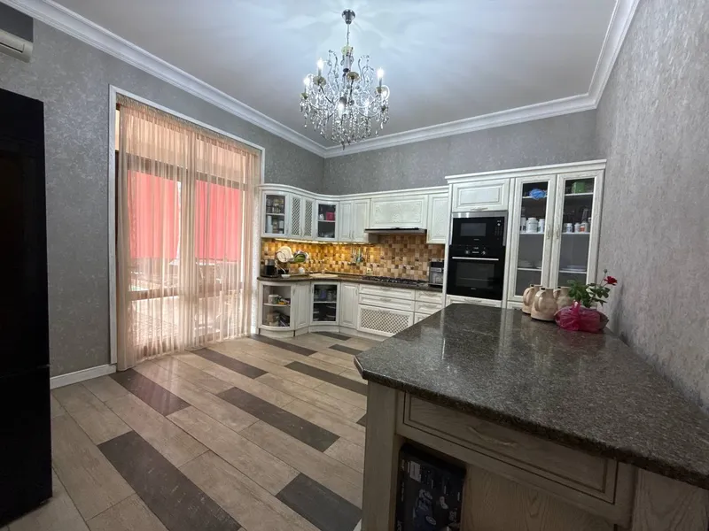 Mirzo Ulug‘bek tumanida 450 m² uy sotiladi 6