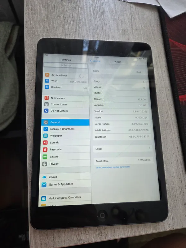 Apple iPad 9.7in 16GB Black Wi‑Fi Tablet Dual