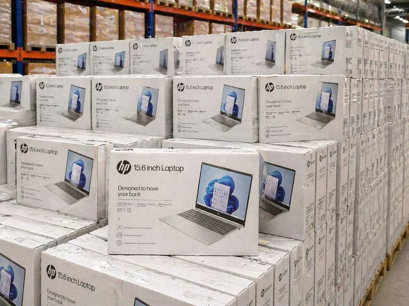 Ноутбук HP LAPTOP 15, AMD RYZEN 5 7520U, 8/ 1TB SSD , 15.6" IPS Touch