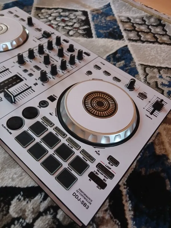 Pioneer DDJ SB3 Controller 3 Pioneer DDJ SB3 Controller 3