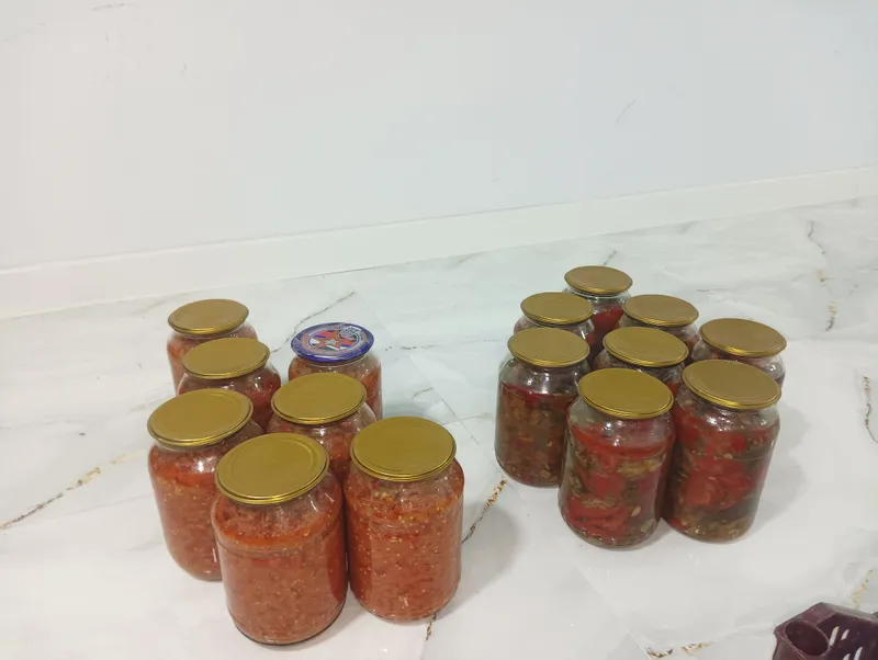 Икра и Сате на продажу