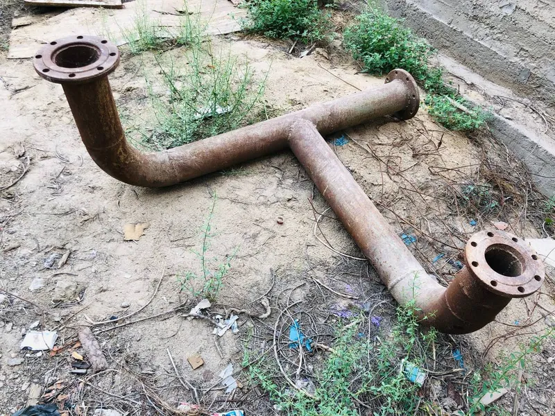 труба правой железный 2