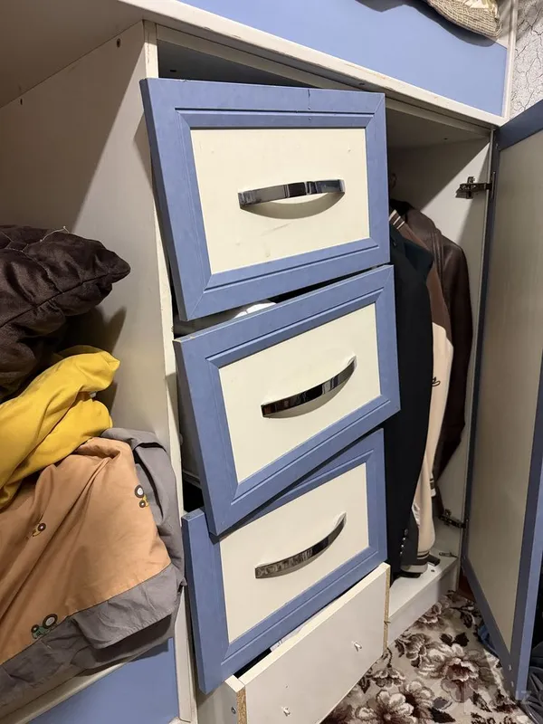 2 etajli divan, tortmalari hammasi zo’r shunchaki sal tog’irlash kerak 2