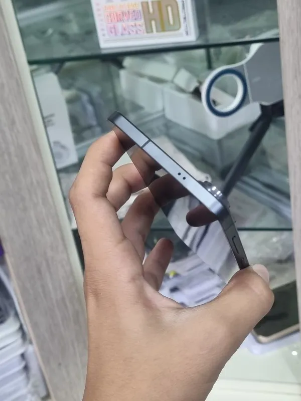 Samsung S25 Edge 4