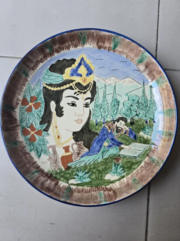 Блюдо ляган с ручной росписью.