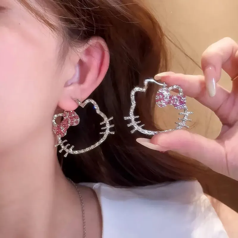 Шикарные сережки с мордашкой Хэллоу Китти 1 Шикарные сережки с мордашкой Хэллоу Китти 1