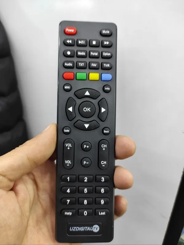 Продам пульт / pult уздижитал/ uzdigital тюнер 8