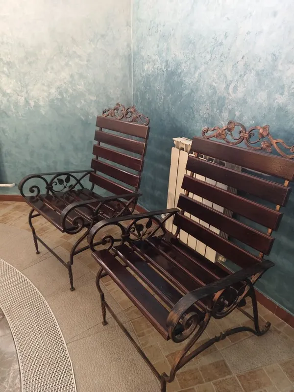 Продаётся набор мебели скамейка и кркслаиз ковки и дерева