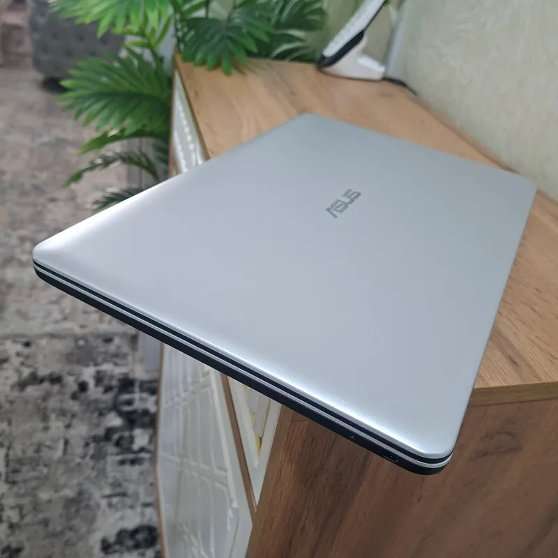 Arzon narxda zamonaviy noutbuk Asus — фото 3