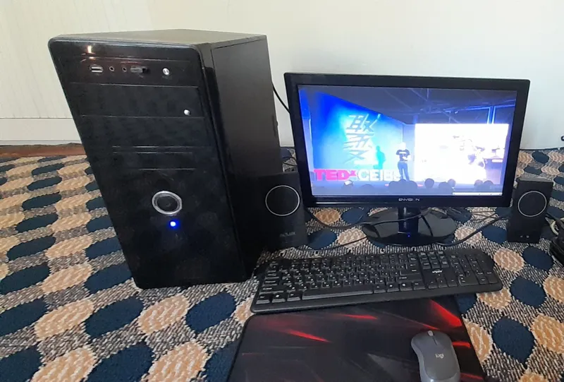 Kompyuter Computer laptop noutbuk