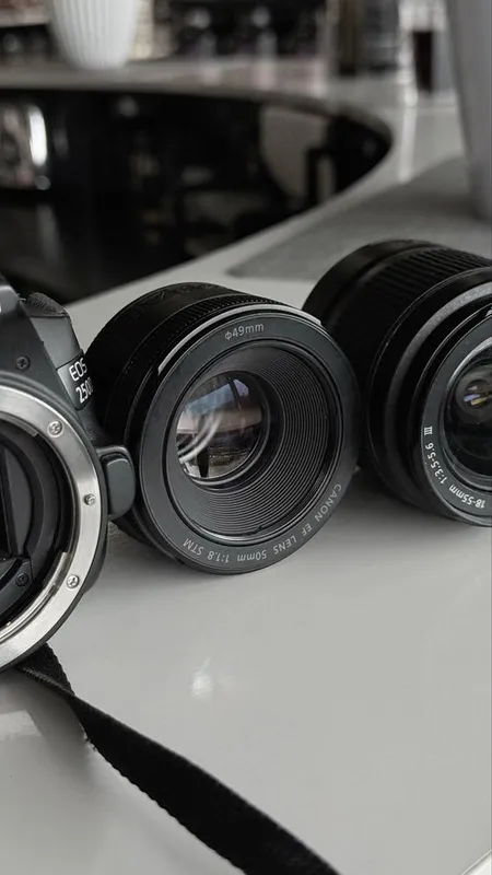 canon eos 250d kit 18-55mm+50mm 1.8 — фото 3
