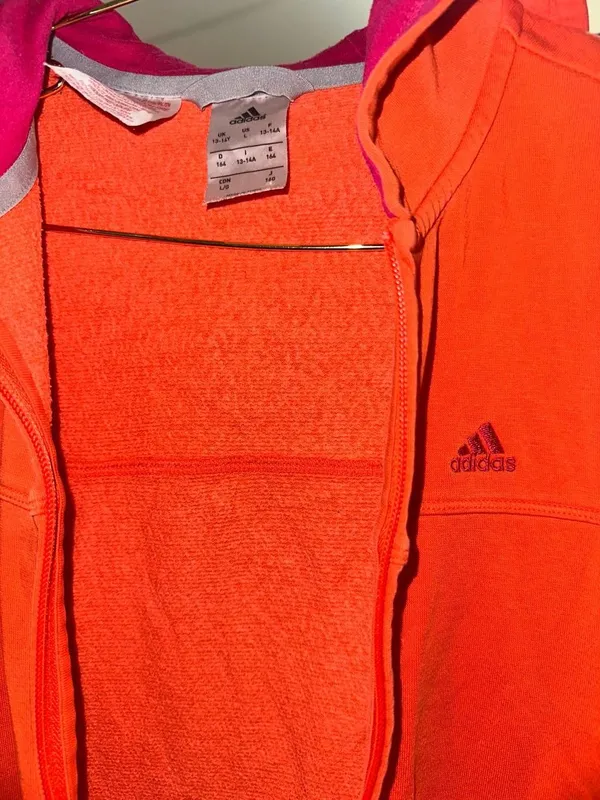 Спортивная олимпийка от бренда adidas