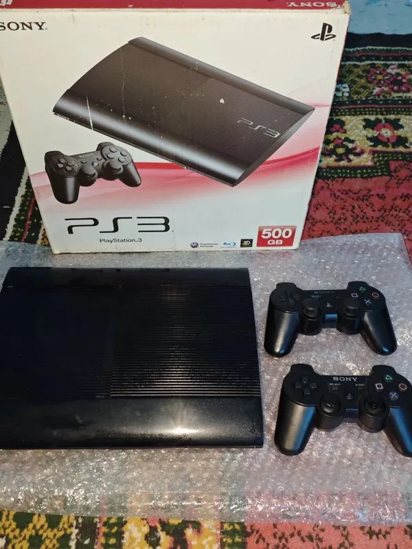 playstation 3 Super slim. 2 ta joystick uyinlari bilan. KOREA region 1