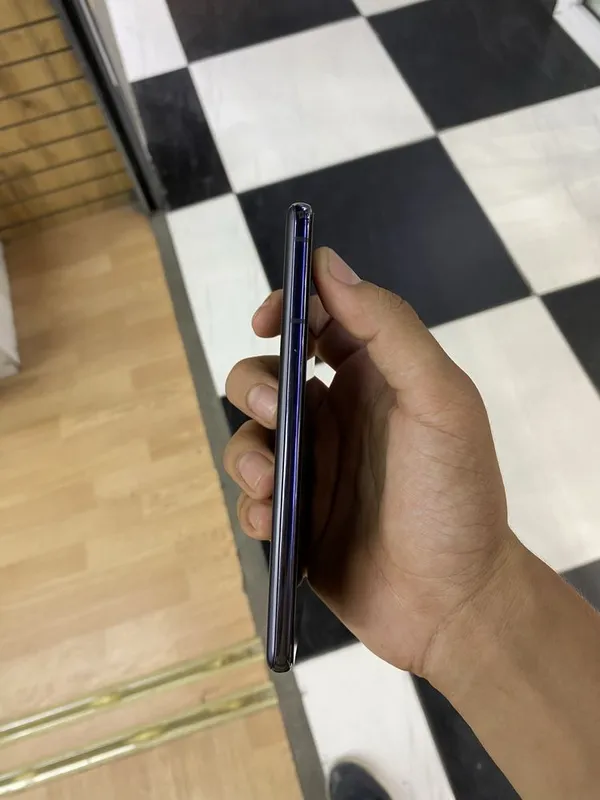 Samsumg S 21 5G. 4 Samsumg S 21 5G. 4