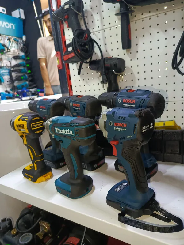 Безщеточный шруповерт Bosch GSR 185 li 7 Безщеточный шруповерт Bosch GSR 185 li 7
