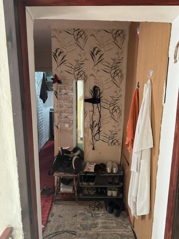Продаётся 1 комнатная квартира в Чирчике 7 Продаётся 1 комнатная квартира в Чирчике 7