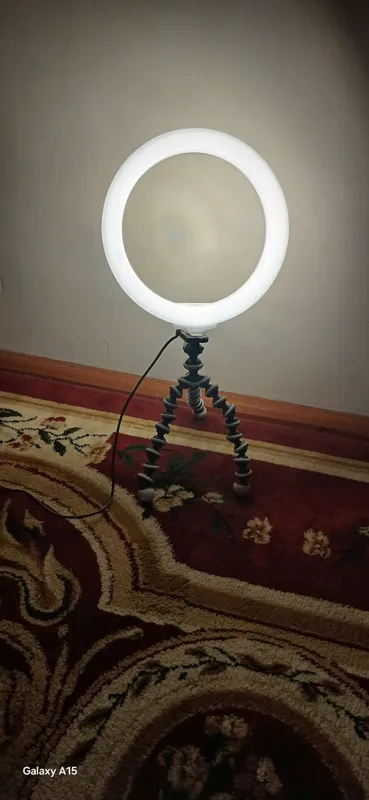 Aylana shaklidagi lampa Aylana shaklidagi lampa