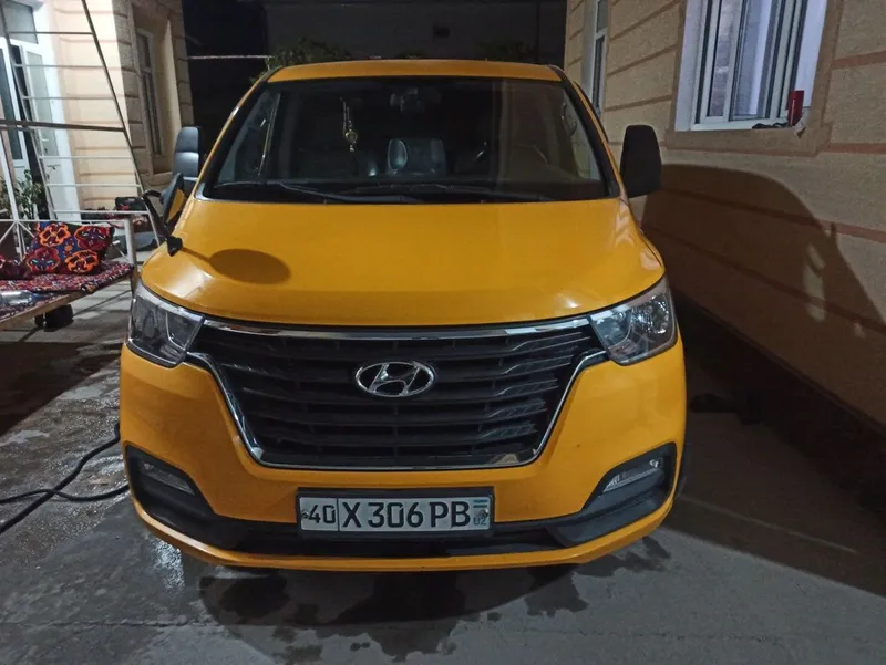 Hyundai Grand Starex 3