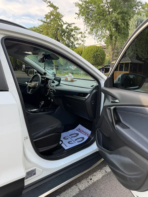 Chevrolet Tracker 2 10 Chevrolet Tracker 2 10