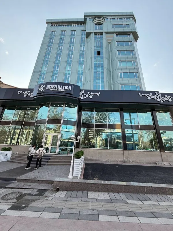 KFC West minister | 6777кв - Продается Здание вдоль дороги — фото 1