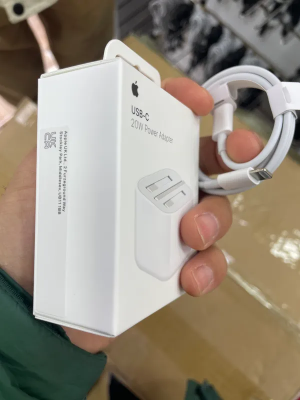 iPhone zaryadka Apple galovka Adapter 20w — фото 1