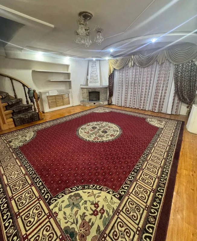 Продаётся просторная 4-комнатная квартира, 100 м², 3–4 этаж из 10, Яккасарайский район 1