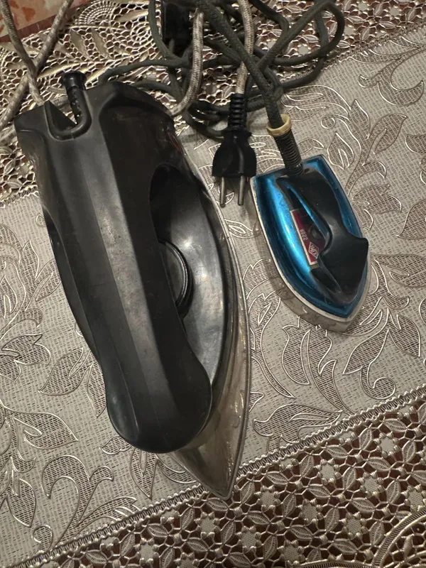 Продаются старинные утюги 4