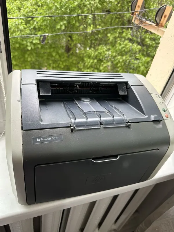 Принтер hp 1010 sotiladi 2