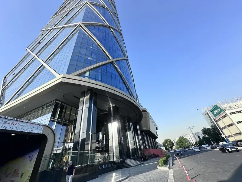 Продаётся 4-комнатная квартира в ЖК Piramit Tower 1