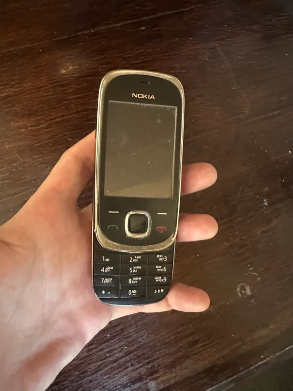 Nokia 7230 holati zor