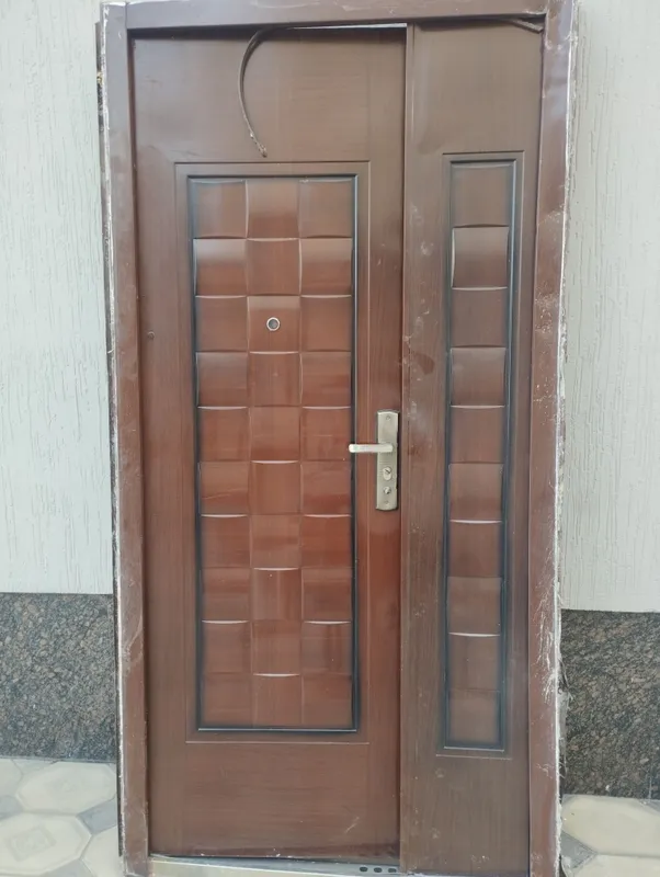 Tashqi bir yarim tabaqali eshik Tashqi bir yarim tabaqali eshik