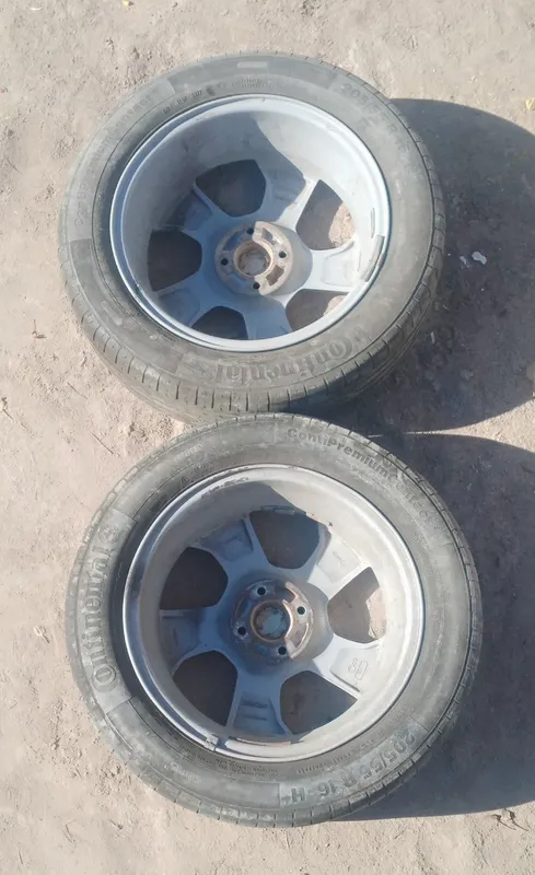 Largus R16 2 ta Biroz diskida yorilish bor — фото 1