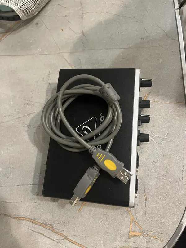 Behringer U-Phoria UMC202HD 3 Behringer U-Phoria UMC202HD 3