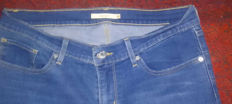 Levis 701 Продаются джинсы. — фото 1
