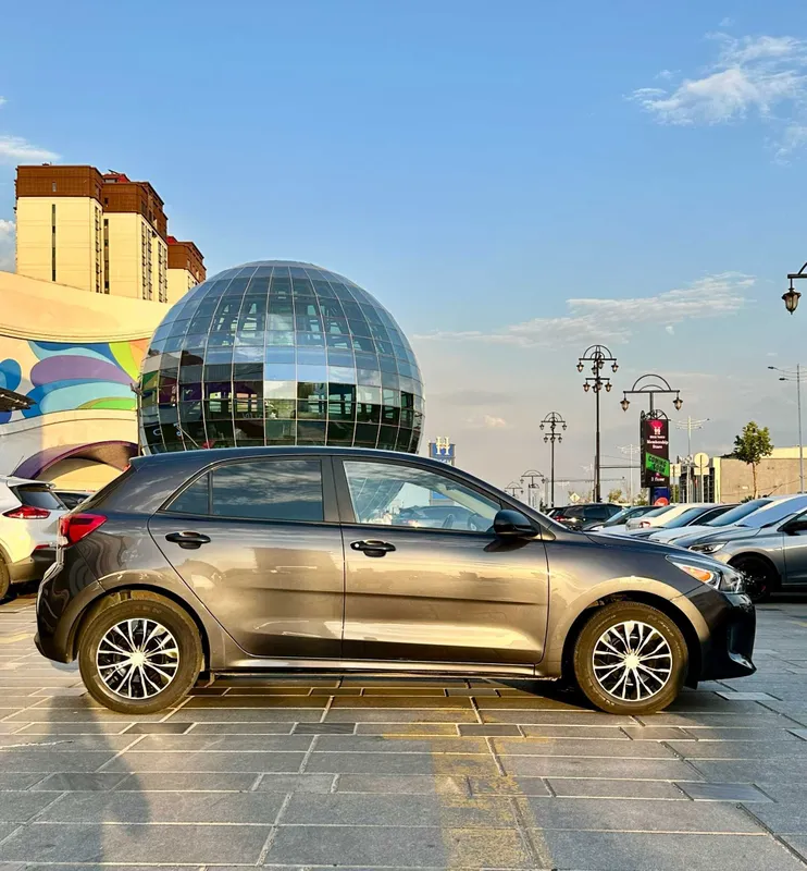 Kia Rio 2018, 1.4 MPI, автомат, хэтчбек, пробег 63 000 км 2