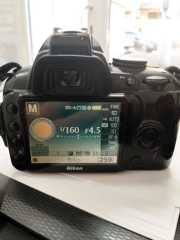 Продаю Фотоаппарат Nikon D3000 срочно 2 Продаю Фотоаппарат Nikon D3000 срочно 2