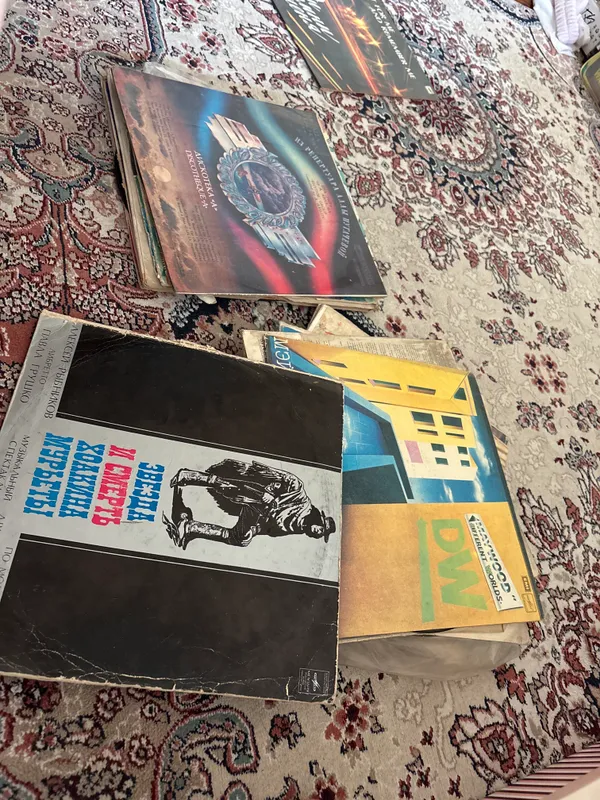 40ta har hil vinillar hammasini narxi 600ming