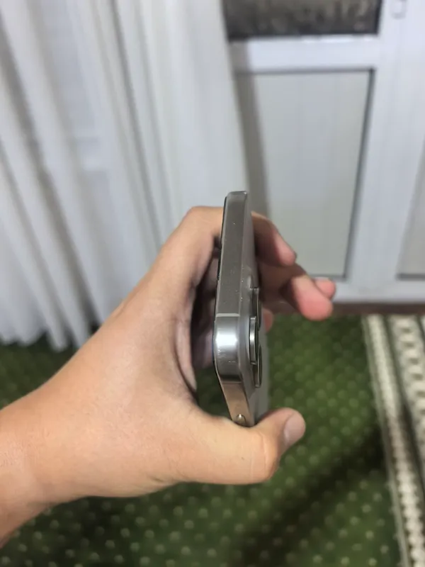 iPhone 15 Pro Max 2