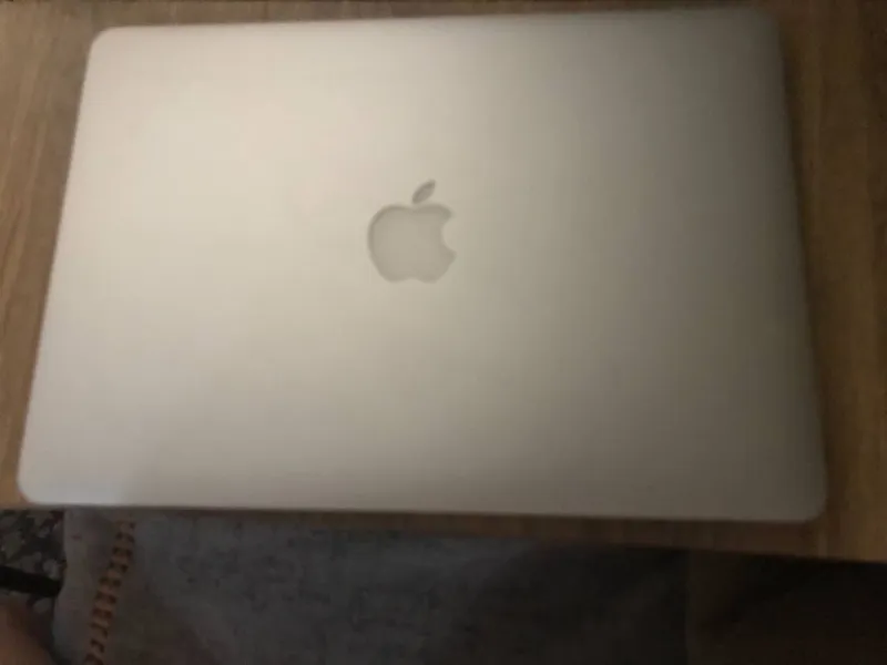 Продается MacBook Air 2017 2 Продается MacBook Air 2017 2
