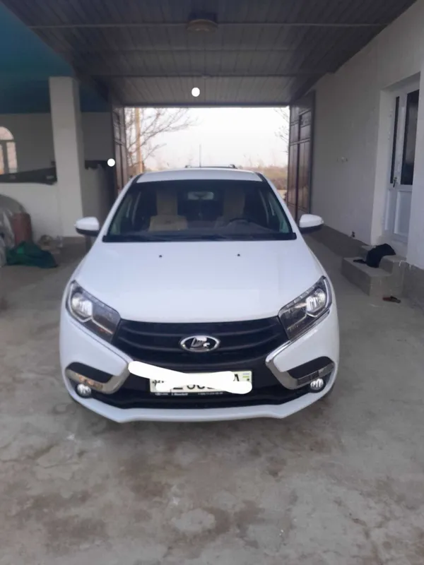 Lada X-ray 2018-yil ishlab chiqarilgan holati zo'r probeg: 65000 km