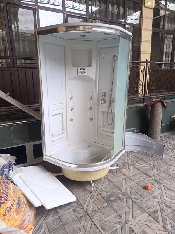 Душавой кабина хамма нарсаси жойида Душавой кабина хамма нарсаси жойида