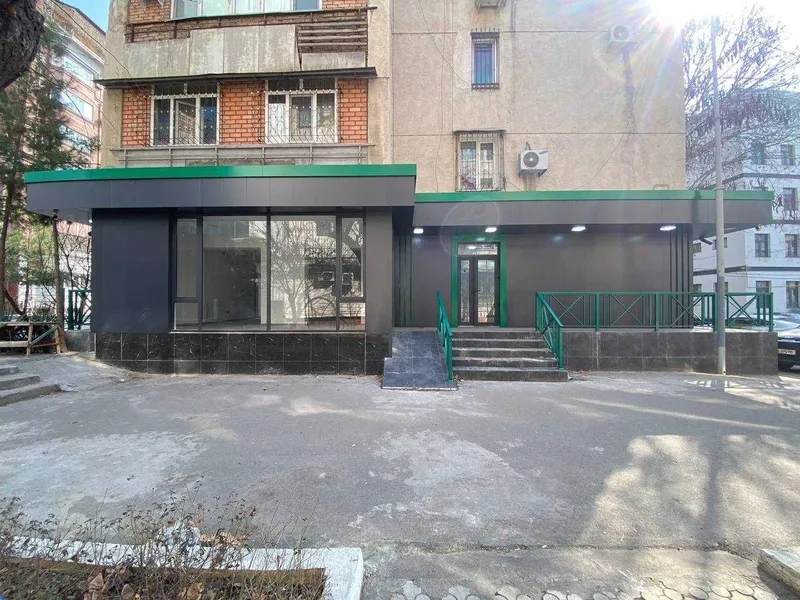ПРОДАЁТСЯ коммерция 120 м2 метро Ойбек 1