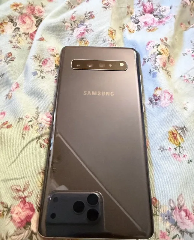 Samsung Galaxy S10 5G 256 GB 2 Samsung Galaxy S10 5G 256 GB 2