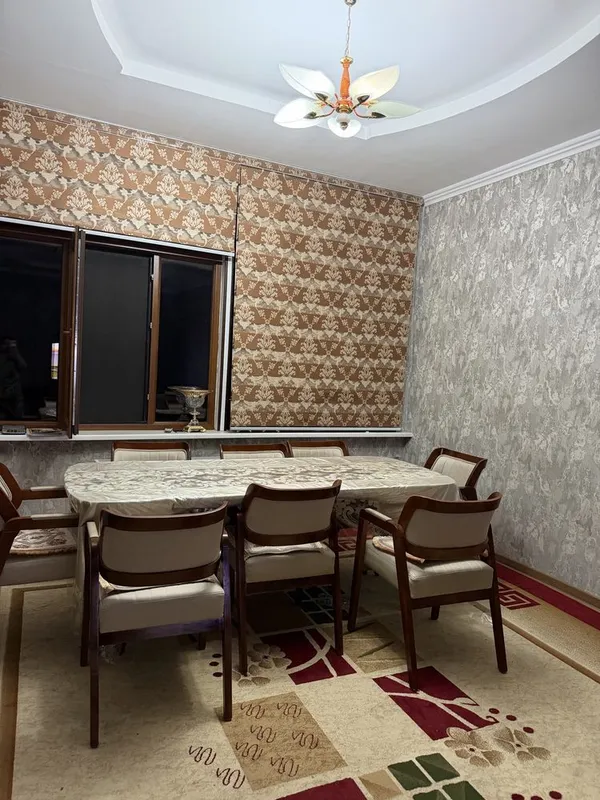 Bodomzorda 6 sotihli hovli. Remontlari bn. 8