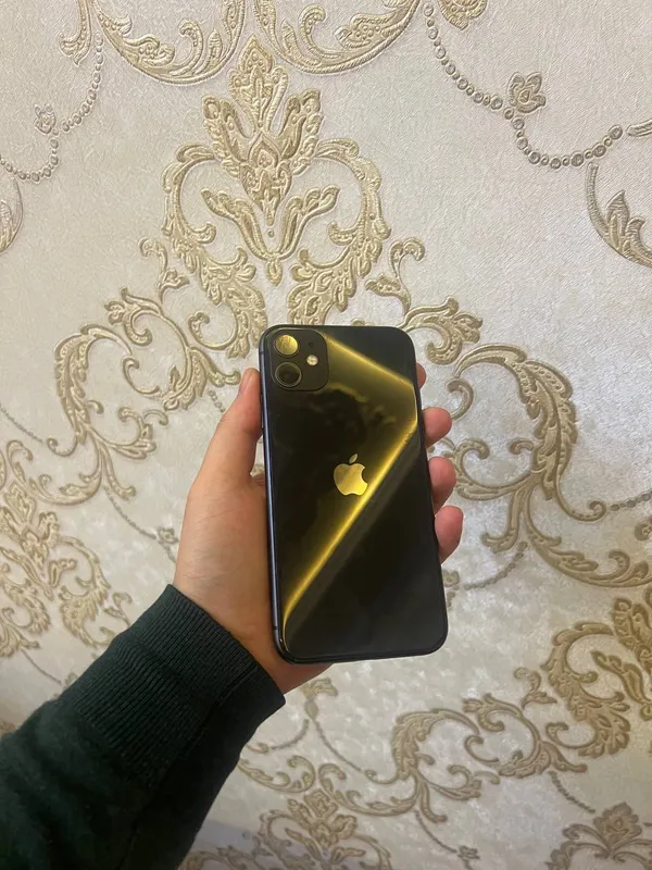 Iphone 11 sotiladi srochna 2