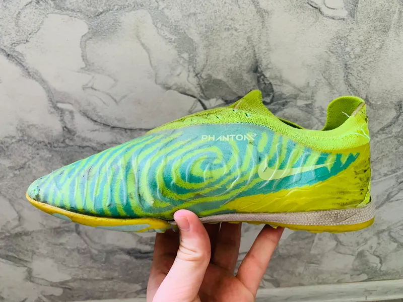 NIKE BUTSI 2