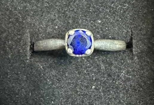 Кольцо из серебра 925 пробы с кристаллом Swarovski