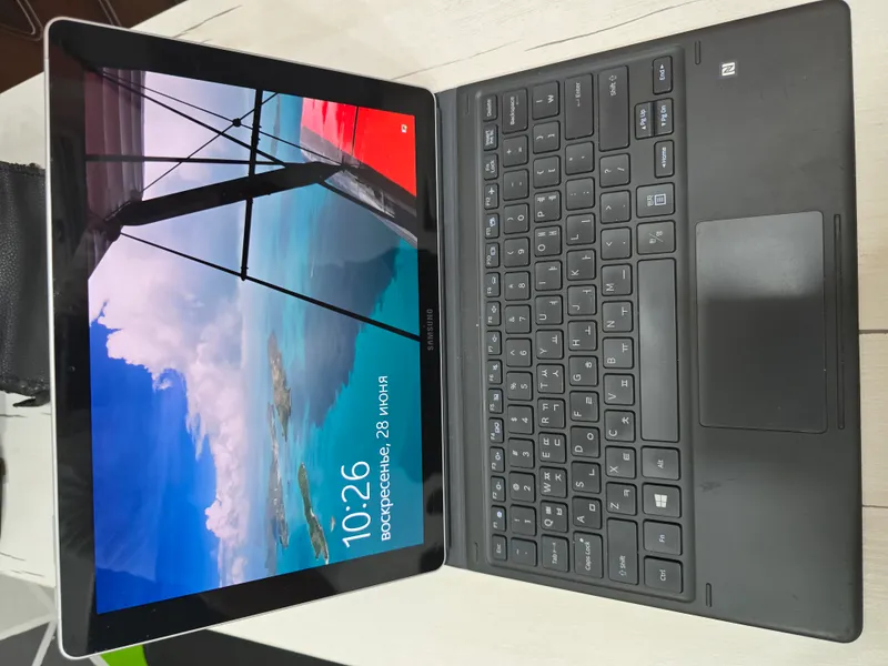 Samsung galaxy book srochna sotiladi