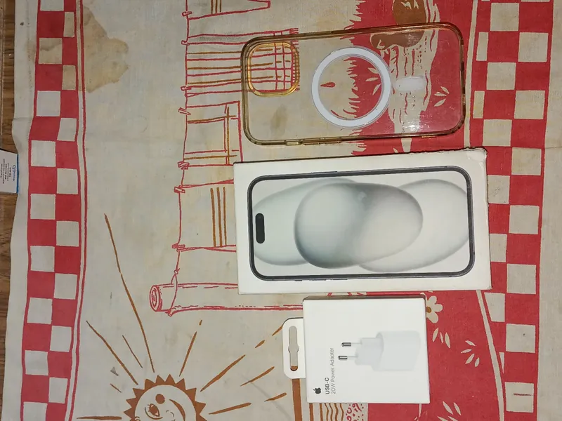 IPHONE 15 1