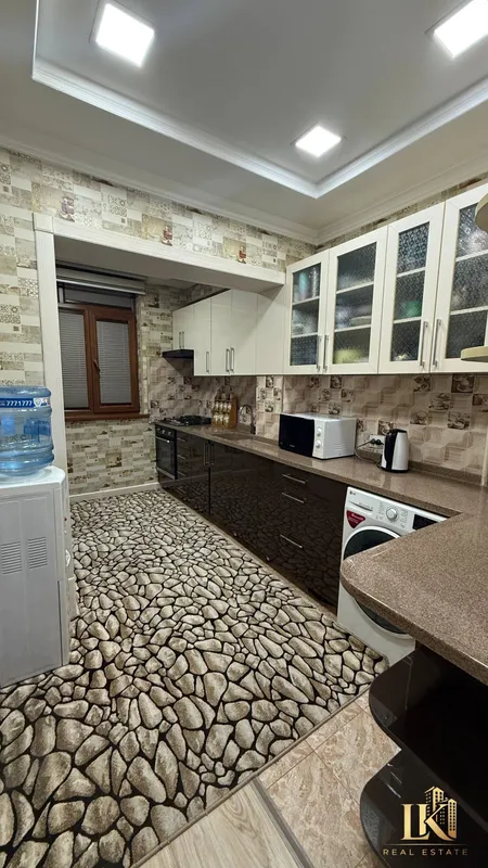 Продаётся 4-комнатная квартира, 85 м², 3/4, евроремонт 7